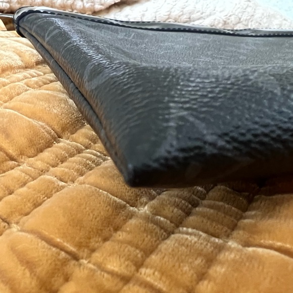 LOUIS VUITTON ECLIPSE DISCOVERY POCHETTE MONOGRAM POUCH CASE CLUTCH BAG M62291 - Picture 6 of 12